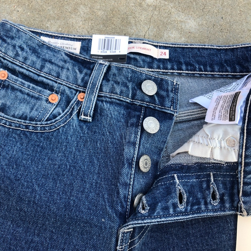 NWT Levi’s Wedgie Utility Straight Ankle Medium Wash Jeans - Picture 3 of 6